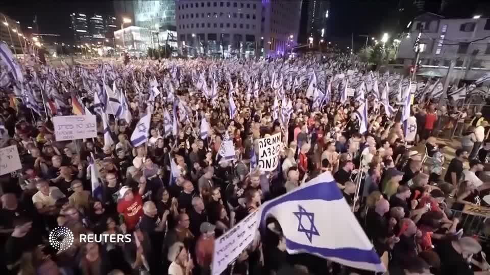 Video: Sorge um die Demokratie: Zehntausende Israelis gehen erneut gegen Pläne der Regierung auf die Straße