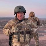 24. Juni, 14.03 Uhr. Die Wagner-Truppen sind zu dem Zeitpunkt schon weiter auf dem Vormarsch gen Moskau. In der Region Lipezk, die auf dem Weg rund 420 Kilometer südlich der russischen Hauptstadt liegt, werden die Bewohner von der Regionalverwaltung dazu aufgerufen, zuhause zu bleiben.