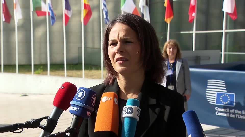 Video: Nach wie vor unklar, was dort geschieht - Baerbock zur Lage in Russland Video: Nach wie vor unklar, was dort geschieht - Baerbock zur Lage in Russland