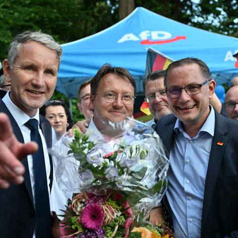 Neu-Landrat von Sonneberg Robert Sesselmann mit AfD-Chef Tino Chrupalla und Björn Höcke