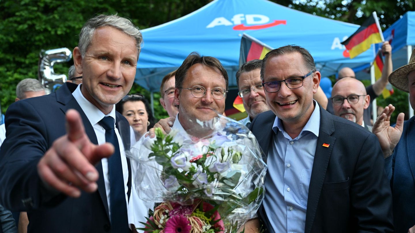 Neu-Landrat von Sonneberg Robert Sesselmann mit AfD-Chef Tino Chrupalla und Björn Höcke