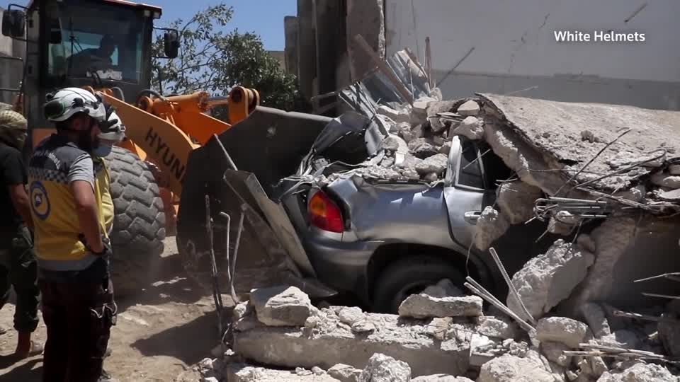 Video: Tote nach Bombardierung von Marktplatz in Syrien