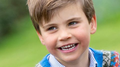 Prinz Louis, ein Fünfjähriger, lächelt