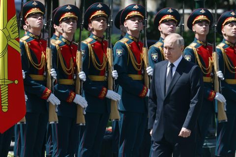 20 Jahre lang arbeitete Wladimir Putin an seinem Image des starken und unerbittlichen Herrschers