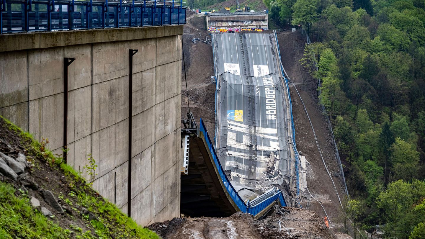Rahmedetalbrücke in Lüdenscheid: freight forwarder complains about government failure