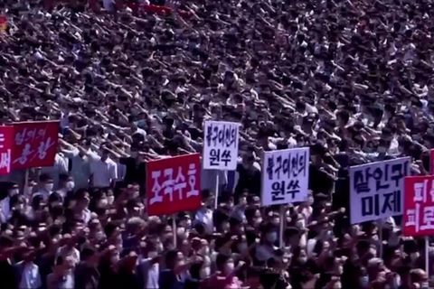 Jahrestag des Koreakrieg-Beginns: Nordkorea mobilisiert Zehntausende für Kundgebung gegen die USA und beschwört "Rachekrieg"