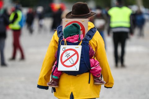 RIAS erfasst gerade bei Protestkundgebungen der Initiative "Querdenken" Antisemitismus-Vorfälle