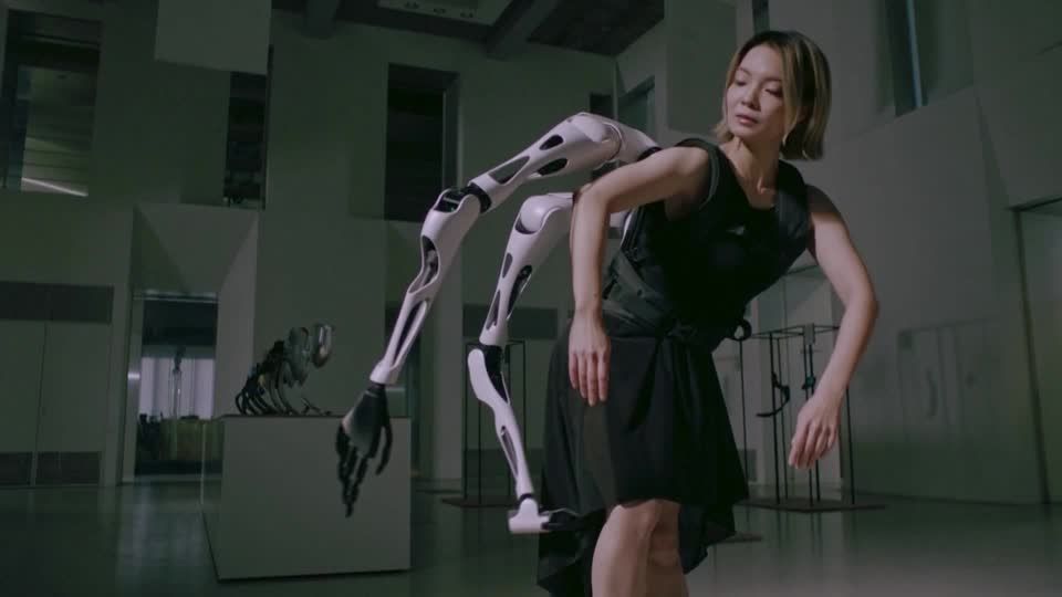 Video: Helfende Hände im Cyborg-Design Video: Helfende Hände im Cyborg-Design