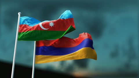Nachdem die Region Bergkarabach von der Außenwelt abgeschnitten wurde, treffen sich nun die Außenminister Aserbaidschans und Armeniens, um über Frieden zu sprechen