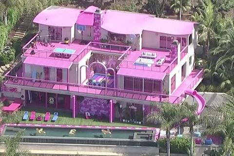 Malibu: Vermietungsportal bietet Übernachtung in lebensgroßem Barbie-"Dreamhouse" an