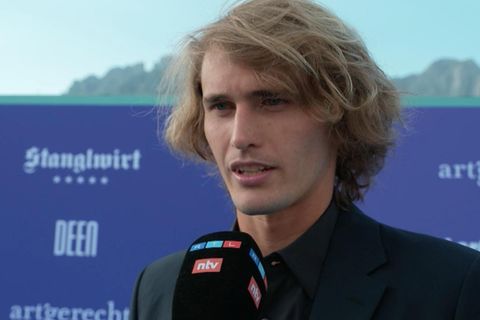 Obwohl die Ärzte damals eine Profi-Karriere kritisch gesehen haben, gehört Alexander Zverev heute zu den Spitzenreitern der Weltrangliste. Eben dadurch angespornt, dass es ihm aufgrund seiner Krankheit niemand zugetraut hat.