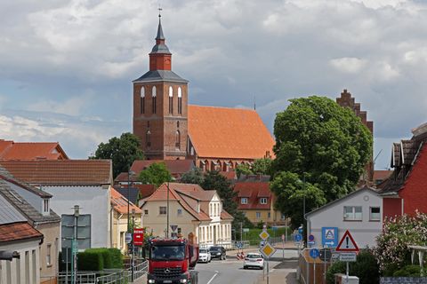 Innenstadt von Altentreptow, wo sich die Schule der 13-jährigen befindet, die wohl nach Missbrauch von Ecstasy gestorben ist