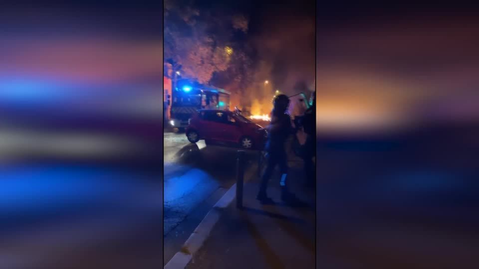 Video: Krawalle nach tödlichen Polizeischüssen auf Jugendlichen in Frankreich Video: Krawalle nach tödlichen Polizeischüssen auf Jugendlichen in Frankreich