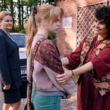 Damit die ganze Geschichte nicht zu männerlastig wird, haben die Autoren (Lennard Eberlein, Ingo Haeb, Julia Meyer, Frank Schulz) einen Nebenstrang eingebaut, der in einem Mädchenheim spielt. Auch für die jungen Frauen bietet Heavy-Metal eine Flucht aus dem tristen Alltag.