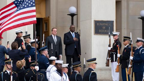 Verteidigungsminister Boris Pistorius wird am Pentagon von seinem amerikanischen Amtskollegen Lloyd Austin empfangen
