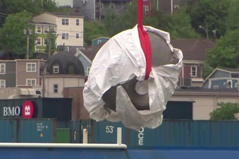 Verunglücktes Tauchboot: Wrackteile der "Titan" an Land gebracht – auch "mutmaßliche sterbliche Überreste" gefunden