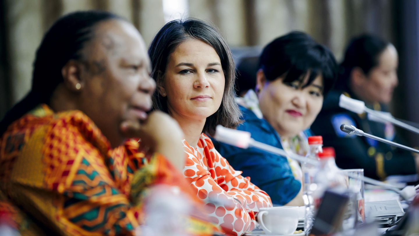 Baerbock bei einer Konferenz zur feministischen Außenpolitik in der mongolischen Hauptstadt