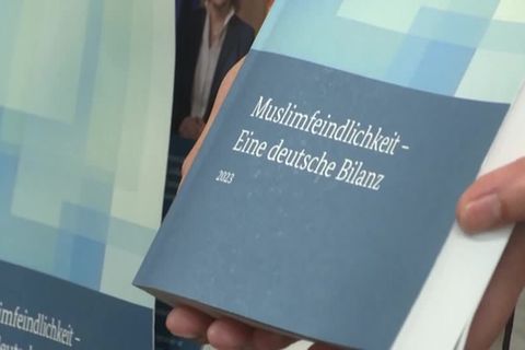 Video: Expertenkreis: Muslimfeindlichkeit ist Alltagserfahrung in Deutschland