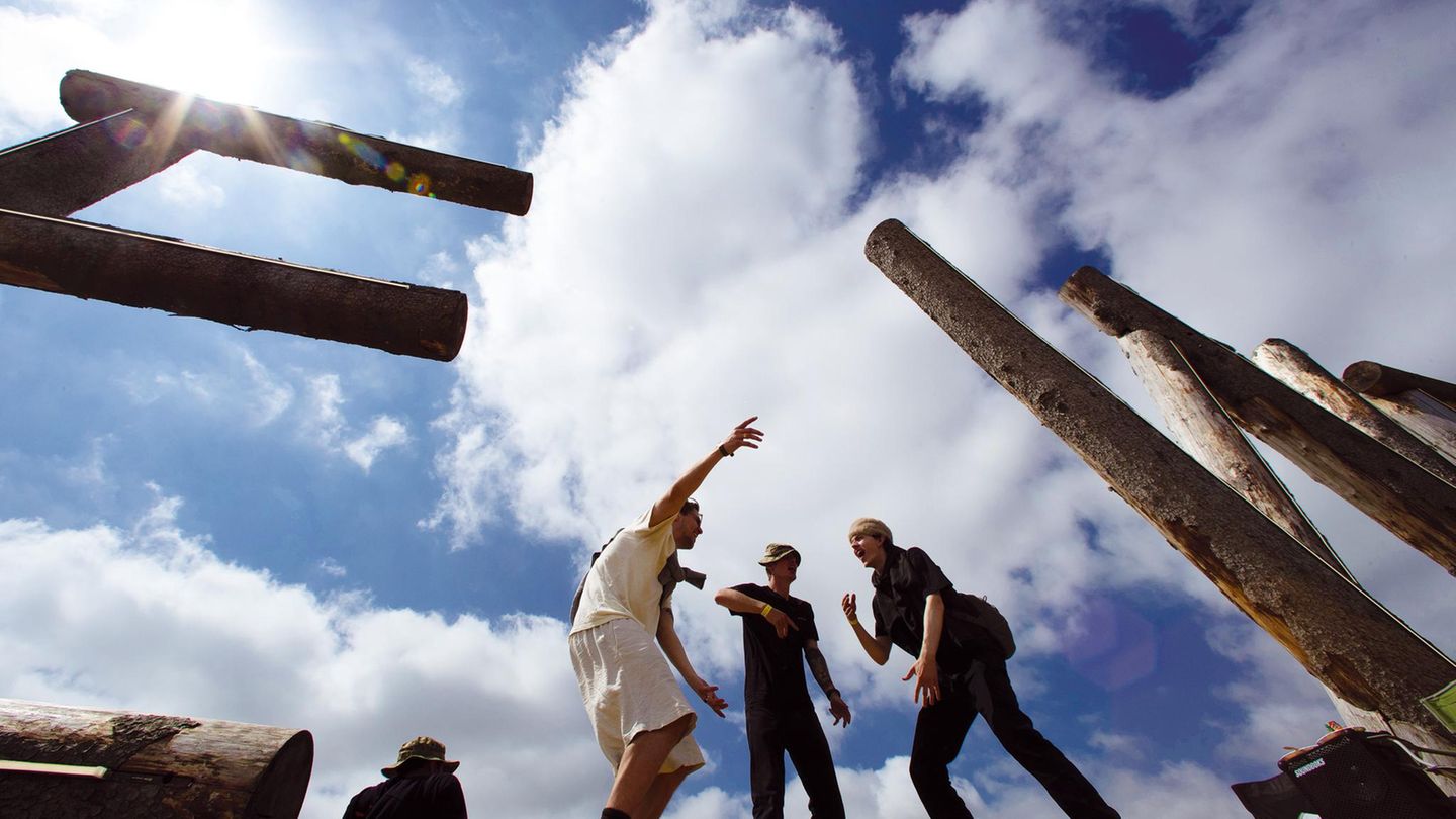 Dieses 16 Meter hohe Kunstwerk soll die engen Verbindungen in der Roskilde-Community symbolisieren – erlebbar ist es am besten beim Tanzen