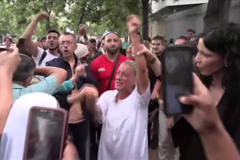 Video: Mutter führt Gedenkmarsch für getöteten 17-Jährigen an