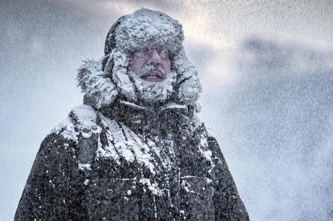 Mann im Schnee