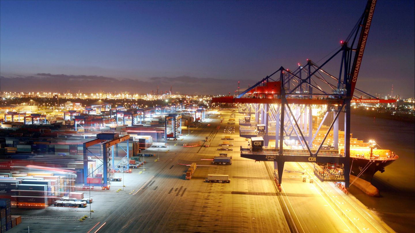 Containerterminal Altenwerder im Hamburger Hafen