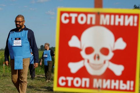 Ukraine: Ein Schild warnt vor Minen