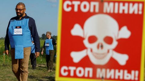 Ukraine: Ein Schild warnt vor Minen