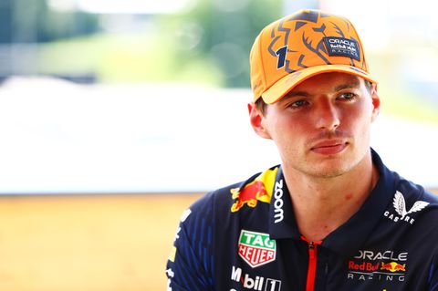 Max Verstappen rät zu weniger Alkohol. Es ist aber fraglich, ob dadurch das Sexismus-Problem in der Formel 1 beseitigt wird.