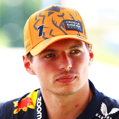 Max Verstappen rät zu weniger Alkohol. Es ist aber fraglich, ob dadurch das Sexismus-Problem in der Formel 1 beseitigt wird.