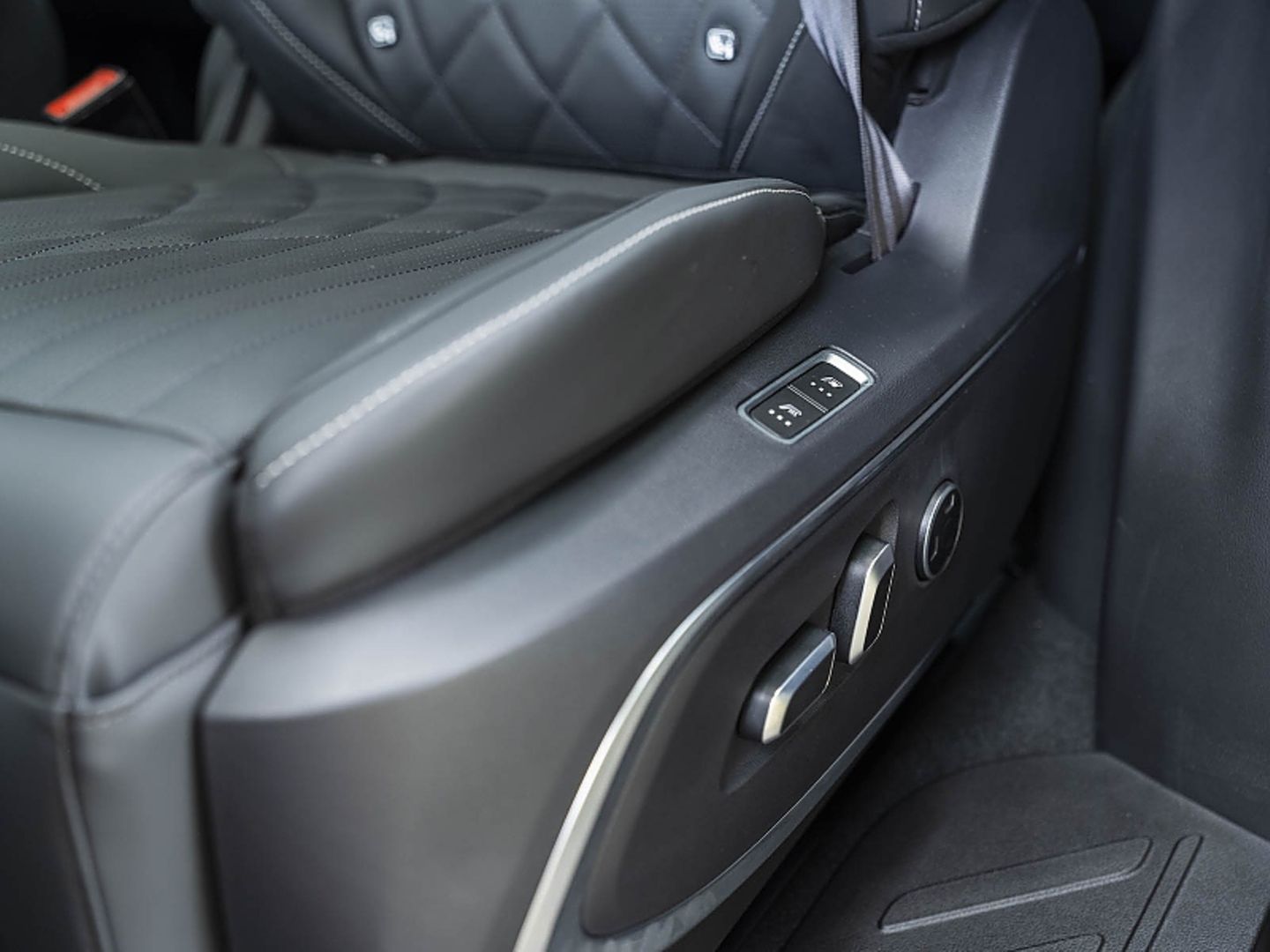 Maxus Mifa 9 Luxury