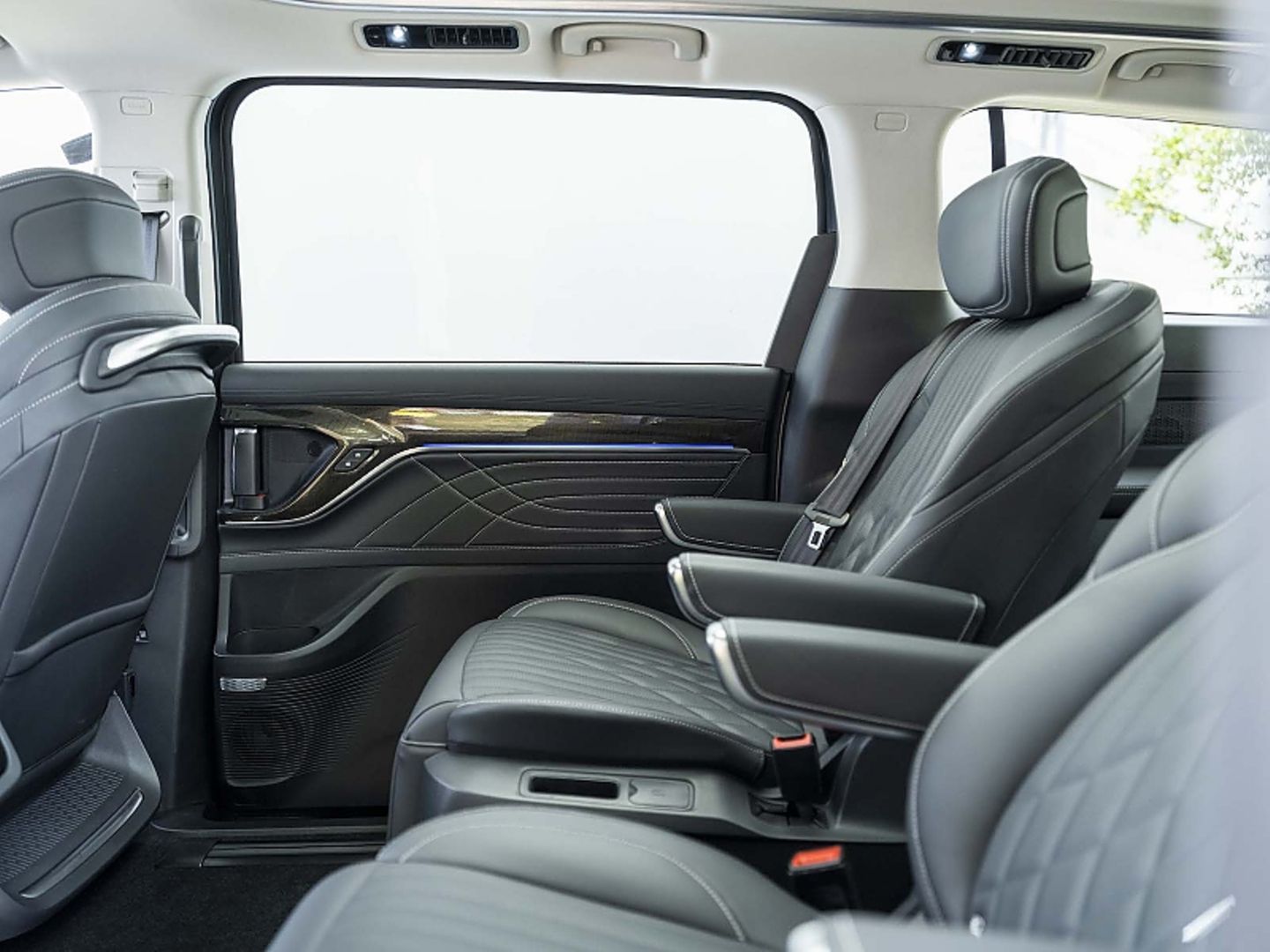 Maxus Mifa 9 Luxury