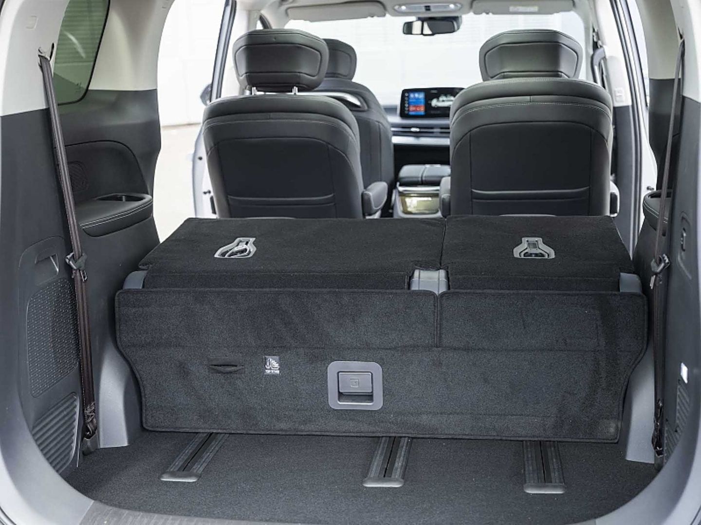 Maxus Mifa 9 Luxury