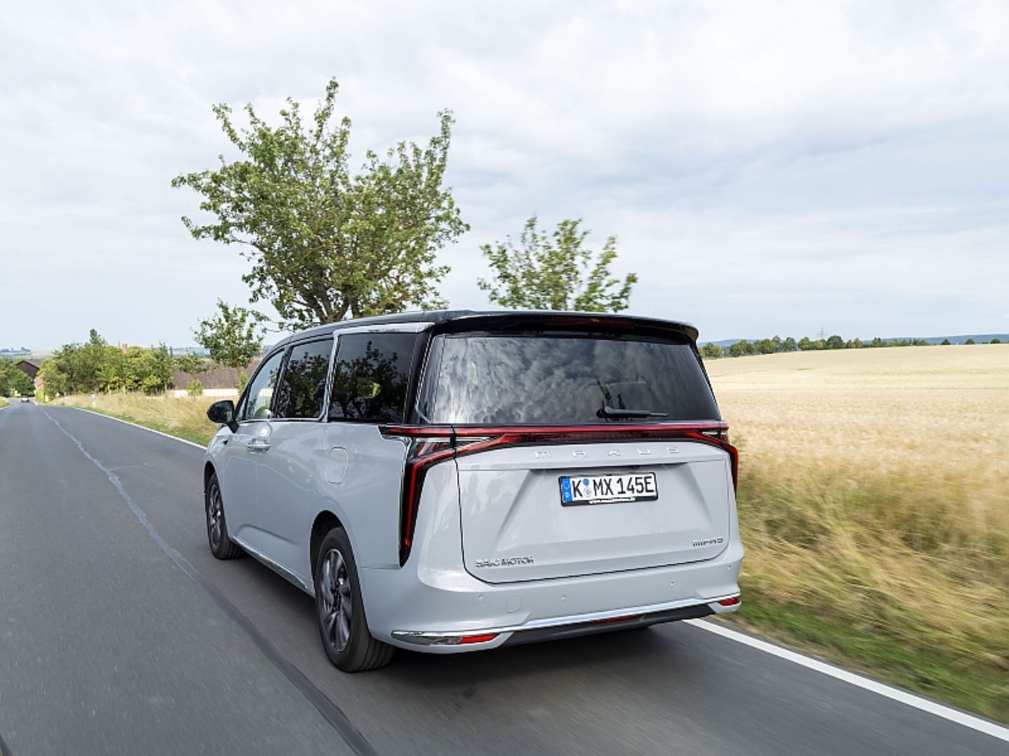 Maxus Mifa 9 Luxury