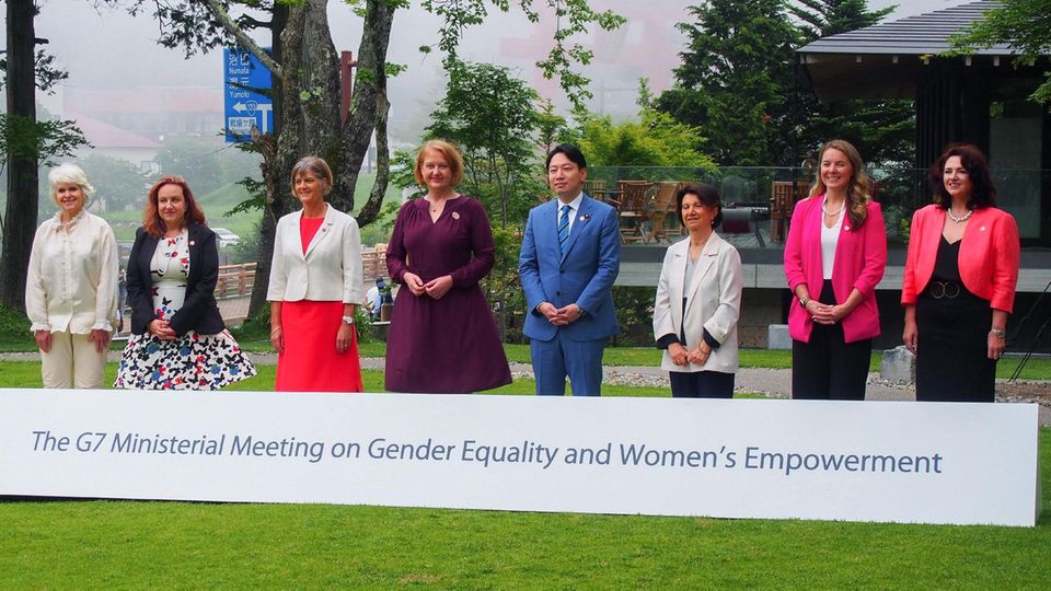Die Teilnehmer des G7-Ministertreffens zur Gleichstellung der Geschlechter und zur Stärkung der Rolle der Frau