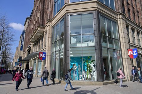 Peek & Cloppenburg in der Mönckebergstraße in der Hamburger Innenstadt