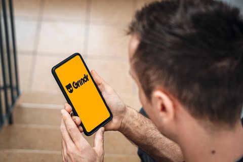 Die Dating-App Grindr steht bei Datenschützern in der Kritik.