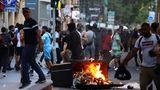 Auch in Marseille haben sich den ganzen Abend über Gruppen gebildet, um Schaden anzurichten.
