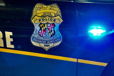 Das Wappen der Polizei von Baltimore ist auf einem Dienstwagen zu sehen