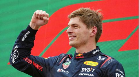 Max Verstappen ballt nach dem Sieg beim Fornel 1 Rennen in Österreich die Siegerfaust