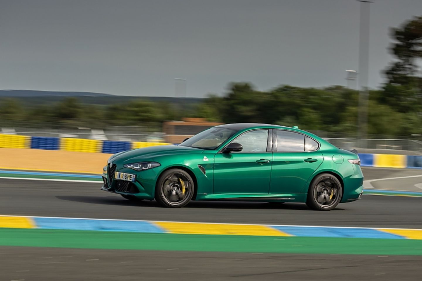 Alfa Romeo Giulia Quadrifoglio 2023