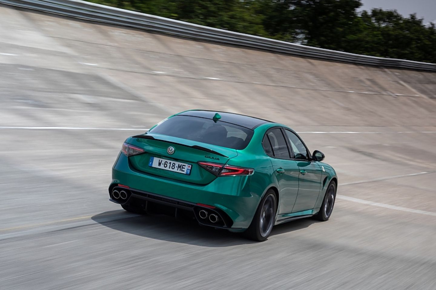 Alfa Romeo Giulia Quadrifoglio 2023