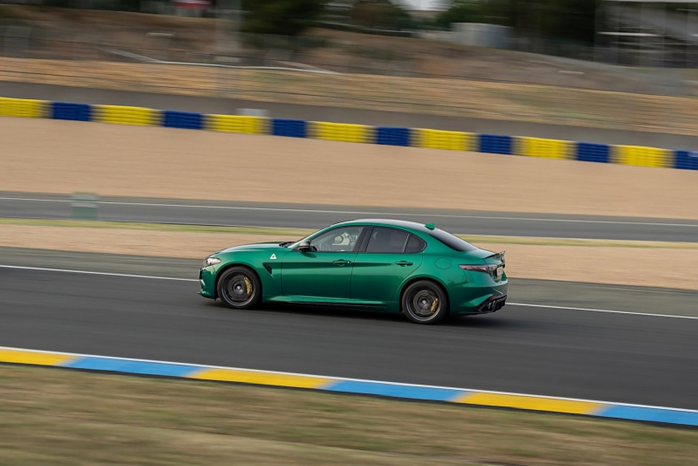 Alfa Romeo Giulia Quadrifoglio 2023