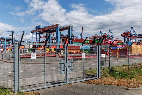 Containerterminal Altenwerder im Hamburger Hafen