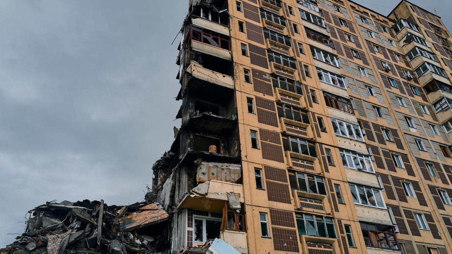 Ukraine War: 30 daily bombing raids on devastated Avdiivka
