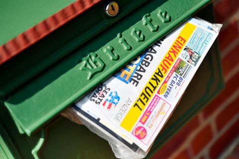 Bald Geschichte: "Einkauf aktuell" in einem Briefkasten