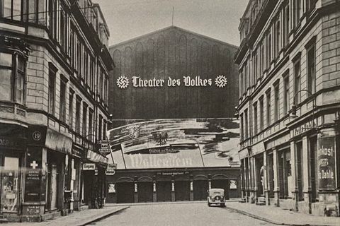 Eingang "Theater des Volkes"