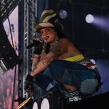 Greentea Peng, Künslerin aus South London, heizt der "Arena Stage" ein.