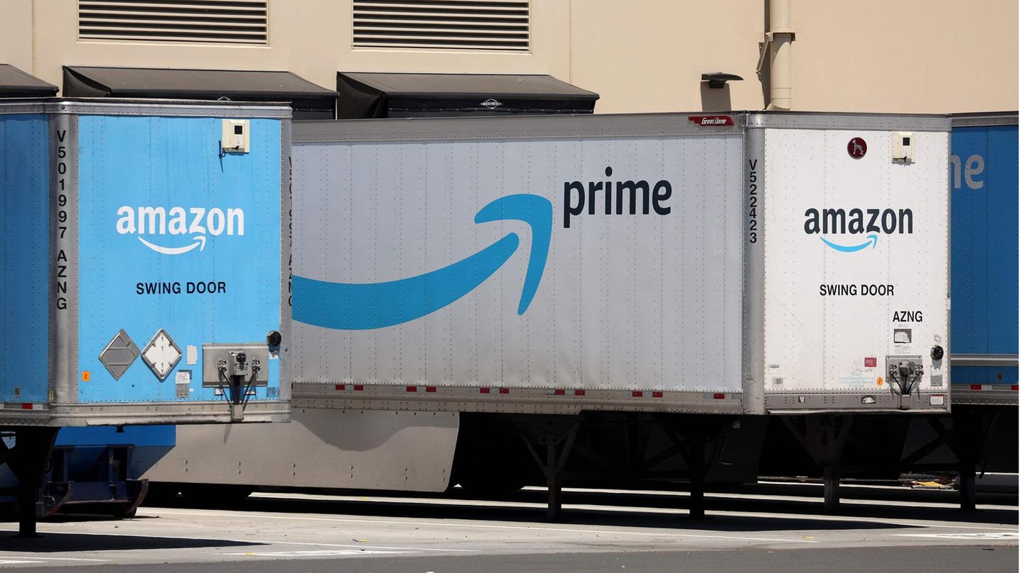 Rang 5: Amazon  Der US-Logistikriese gewinnt an Wert und kommt zum Stichtag 30. Juni auf eine Marktkapitalisierung von rund 1,3 Billionen Dollar. Die Marktkapitalisierung gibt den Gesamtwert aller ausstehenden Aktien an und wird daher auch als Börsenwert bezeichnet.
