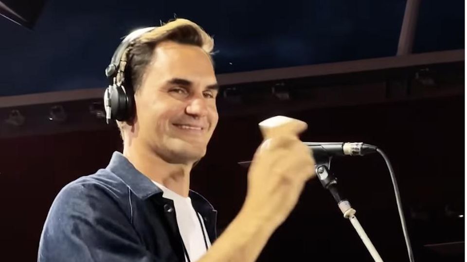 Roger Federer an der Rassel beim Coldplay-Konzert